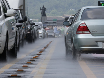 Seoul Vận Hành Hệ Thống "Cooling Road" Giảm Nhiệt Đường Phố, Chống Nắng Nóng Mùa Hè