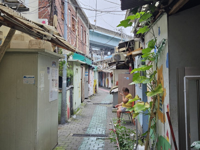 Cuộc Sống "Địa Ngục Nhiệt" Tại Các Khu Ổ Chuột Seoul: Nỗi Ám Ảnh Mùa Hè Của Người Nghèo Hàn Quốc
