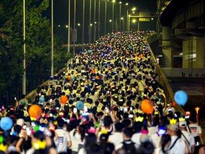 Đốt Cháy Thanh Xuân Cùng "Infinite Challenge" Tại Đường Chạy 10km Bờ Biển Busan!