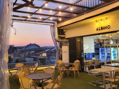 Albino Pub” – Quán pub chill, đồ ăn ngon, view đẹp ngay cổng Bắc Đại học Kyungbok