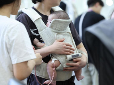 Khảo sát cho thấy sự ổn định công việc, thu nhập và sở hữu nhà ở có liên quan đến tỷ lệ sinh cao hơn.