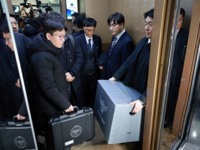 Các đảng đối lập đoàn kết yêu cầu điều tra đặc biệt về vụ bê bối của Giáo hội Thống nhất.