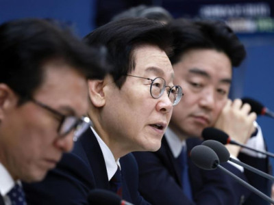 Lee ra lệnh nỗ lực tối đa để giải cứu các công nhân bị mắc kẹt tại công trường xây dựng bị sập ở Gwangju.