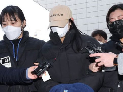 HQ v:ụ "음료수 마실래?  Có thể không chỉ 3 nannhan mà có thể là 5 người..?