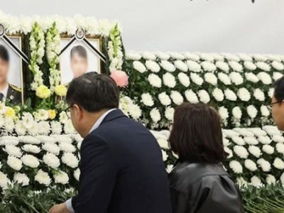 Hôm nay (ngày 13/4), Tổng thống Lee Jae Myung đã gửi lời chia b:uồn đến gia đình 2 lính c:ứu h:ỏa đã h:y s:inh khi làm nhiệm vụ trong vụ h:ỏa h:oạn tại nhà máy chế biến thủy sản ở huyện Wando, tỉnh Na