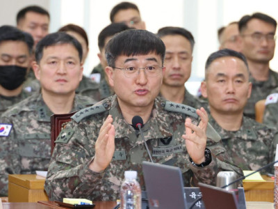 Người đứng đầu quân đội từng giữ chức tư lệnh thiết quân luật đã bị cách chức