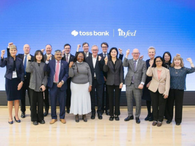 Các nhà lãnh đạo ngân hàng toàn cầu ghi nhận lợi thế công nghệ tài chính của Hàn Quốc trong chuyến thăm Ngân hàng Toss