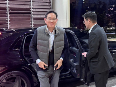 Chủ tịch Samsung Electronics lên đường sang UAE để đàm phán kinh doanh