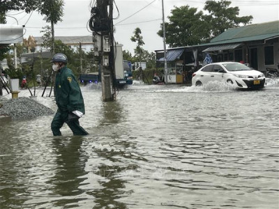 Mưa lớn sau bão số 12, nhiều khu vực tại Huế có nguy cơ sạt lở và ngập lụt