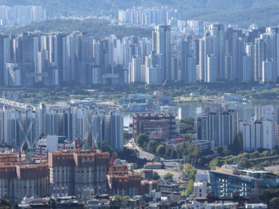 Chính phủ chỉ định tất cả các quận của Seoul là khu vực đầu cơ để kiềm chế giá nhà, ám chỉ việc tăng thuế