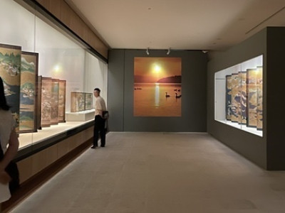 Một bảo tàng sâu trong núi, bí mật nằm dưới lòng đất.