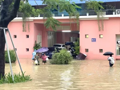 Lũ trên sông Hương đạt đỉnh, đang rút chậm