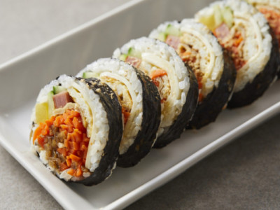 Vụ Ngộ Độc Thực Phẩm Tại Quán Cơm Cuộn Ở Seocho – Nguyên Nhân Đến Từ Nguyên Liệu