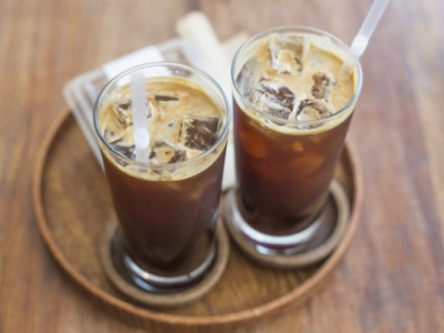 Uống Cà Phê Thay Nước – Nguy Hại Cho Sức Khỏe Răng Miệng