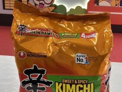 Nongshim ra mắt Shin Ramyun vị kimchi mới sau khi hợp tác với Netflix