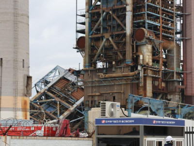 Tiếp tục tìm kiếm 2 người mất tích trong vụ sập nhà máy điện