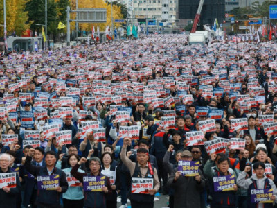 Tranh luận sôi nổi về việc kéo dài tuổi nghỉ hưu lên 65