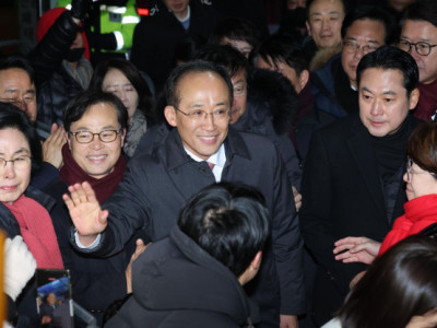 Tòa án bác bỏ lệnh bắt giữ cựu lãnh đạo PPP vì cáo buộc liên quan đến thiết quân luật