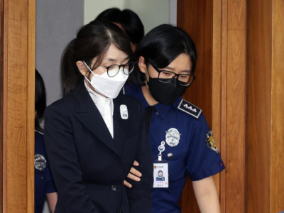 Các công tố viên đặc biệt tìm kiếm bằng chứng liên quan đến cựu đệ nhất phu nhân trong một nhóm cố vấn đặc biệt khác