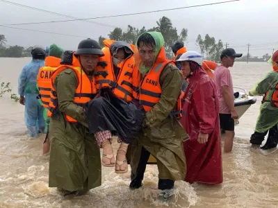 Cập nhật mưa lũ lịch sử miền Trung: 102 người chết, mất tích, thiệt hại khoảng 9.035 tỷ đồng