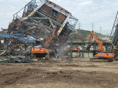 Lee thề sẽ trừng phạt nghiêm khắc vì thiếu an toàn lao động sau vụ sập nhà máy điện Ulsan