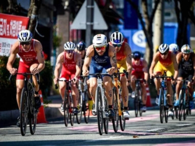 Người tham gia cuộc thi ba môn phối hợp tử vong trong bài kiểm tra bơi trước cuộc đua ở Tongyeong; sự kiện bị hủy bỏ