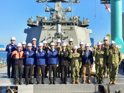 Tư lệnh Hải quân Hoa Kỳ thăm xưởng đóng tàu HD Hyundai và Hanwha Ocean