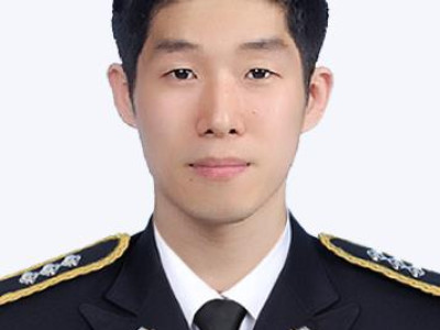 Cảnh sát biển 34 tuổi hy sinh sau khi cởi áo phao cứu cụ già mắc kẹt ở bãi triều