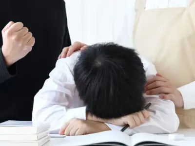 Áp lực học, nhiều trẻ tiểu học Hàn Quốc phải uống thuốc trầm cảm