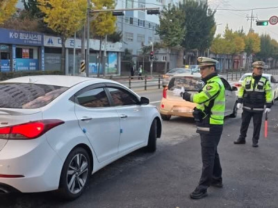 HÔM NAY 수능 KỲ THI TUYỂN SINH ĐẠI HỌC 2026 CHÍNH THỨC DIỄN RA VỚI HƠN 550.000 THÍ SINH VƯỢT VŨ MÔN. CHÚC TOÀN THỂ CÁC BẠN ĐẠT KẾT QUẢ CAO NHẤT