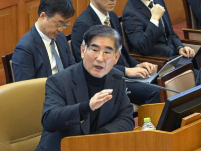 Cựu bộ trưởng quốc phòng đối mặt với cáo buộc bổ sung về việc làm rò rỉ thông tin mật liên quan đến thiết quân luật.