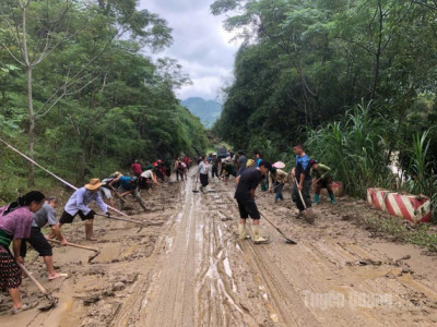 Khẩn trương thông tuyến