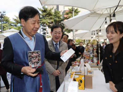 Bộ trưởng Tài chính cam kết nỗ lực thúc đẩy tiêu dùng trong nước