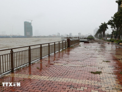 Khắc phục sạt lở, đảm bảo an toàn giao thông sao bão số 12