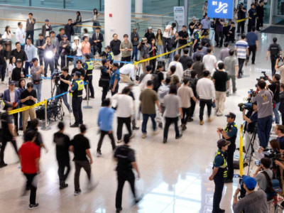 Lee gửi thư an ủi tới những công nhân được thả khỏi trại giam giữ người nhập cư ở Georgia