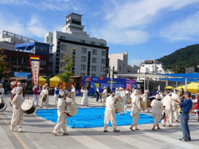 Mùa thu, sự hòa quyện giữa truyền thống và hiện tại... Lễ hội văn hóa sông Soyang lần thứ 46 khai mạc