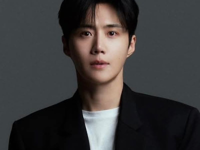 BÁO HÀN] KIM SEON HO GIỐNG CHA EUN WOO, NÉ THUẾ BẰNG CÁCH NHẬN THÙ LAO QUA CÔNG TY RIÊNG